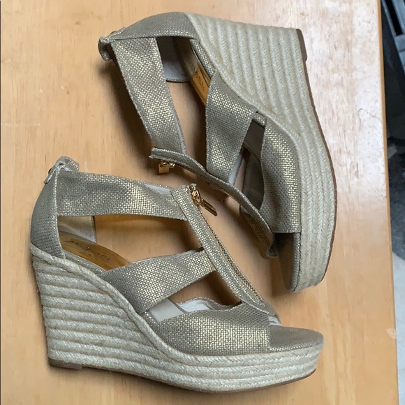 Michael kors size 10 wedge shoes - Picture 2 of 7